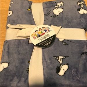 Peanuts Soft Throw